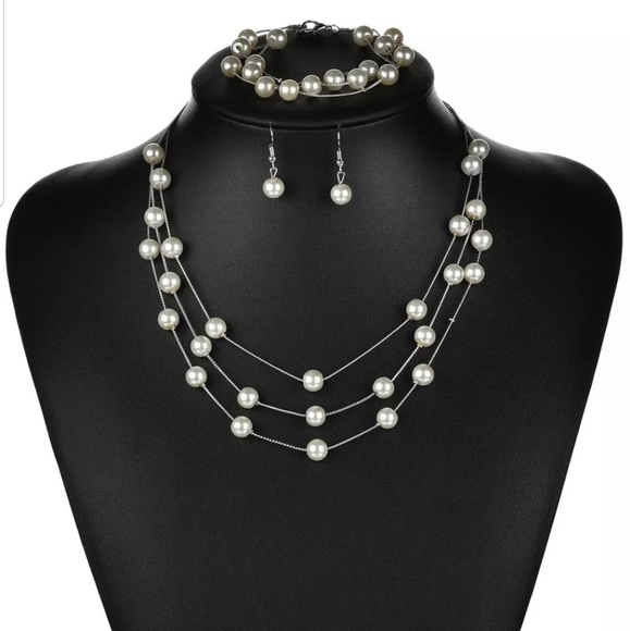 4 piece set necklace earrings bracelet Jewelry - Necklace Earrings Bracelet Set Gold or Silver